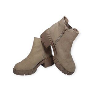 Madden NYC Womans Ankle Boots Tan Suede-like Fabric Size 7 Lug Sole 2.5 in Heel
